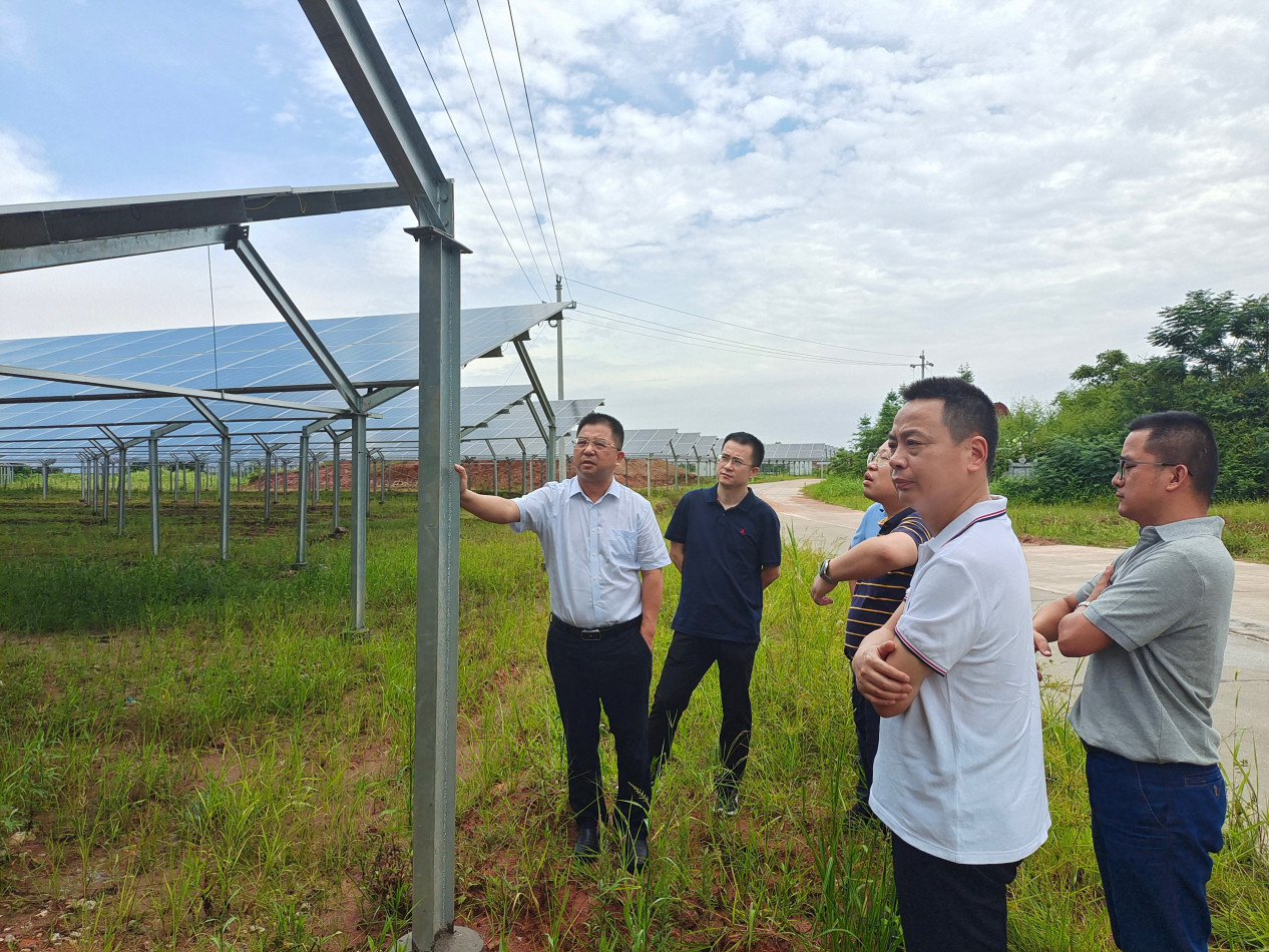 劉志剛帶隊考察華能湖南岳陽、兆邦陶瓷光伏項目